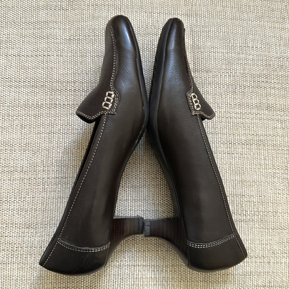 What’s What by Aerosoles Brown Kitten Heel Pump Square Toe Stiching Detail Flaws - Picture 4 of 10